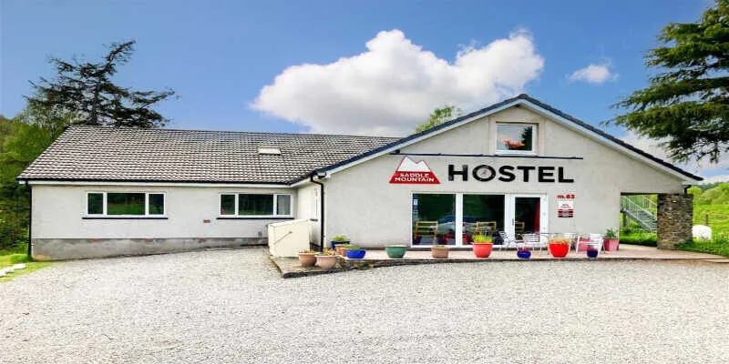Saddle mountain hostel provides very clean dorms.